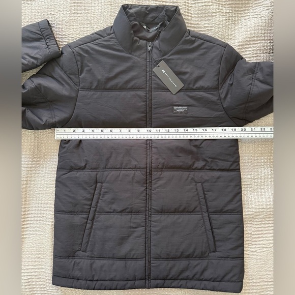 TravisMathew Palisades Puffer Jacket Black Men’s Small NWT Lightweight - Picture 10 of 12